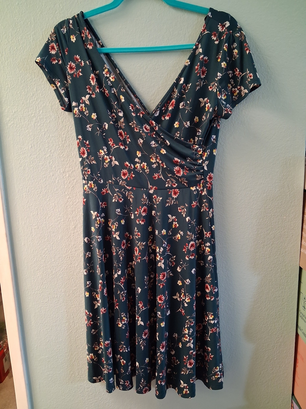 Kaileigh Dark Green Floral Faux Wrap Casual Dress (Stitch Fix) | Size M